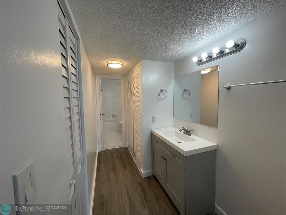 For Rent: $1,500 (1 beds, 1 baths, 800 Square Feet)