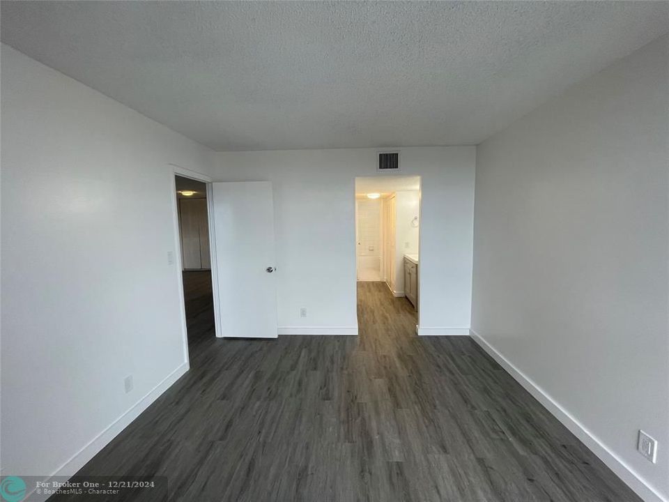 For Rent: $1,500 (1 beds, 1 baths, 800 Square Feet)