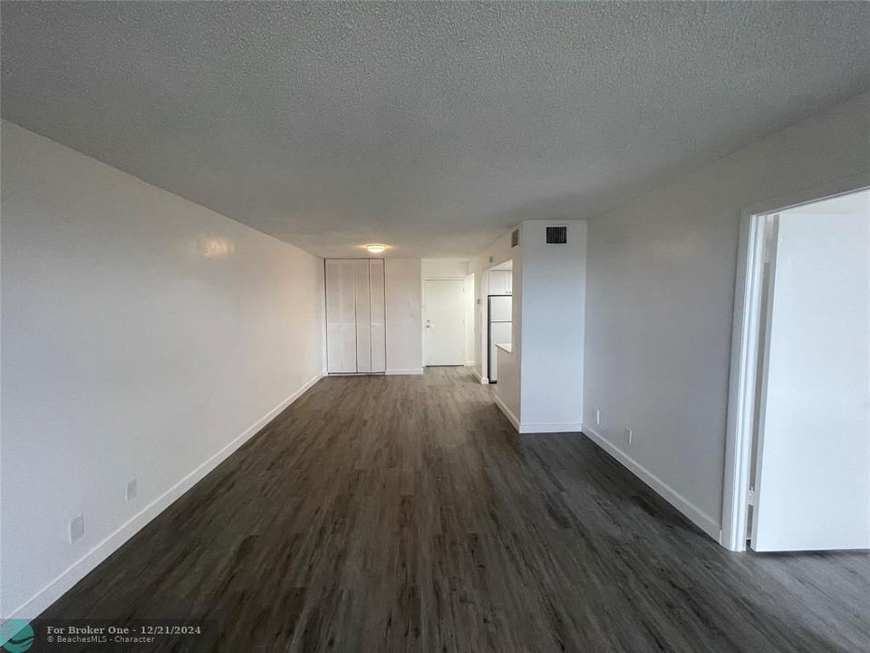 For Rent: $1,500 (1 beds, 1 baths, 800 Square Feet)