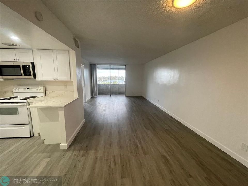 For Rent: $1,500 (1 beds, 1 baths, 800 Square Feet)