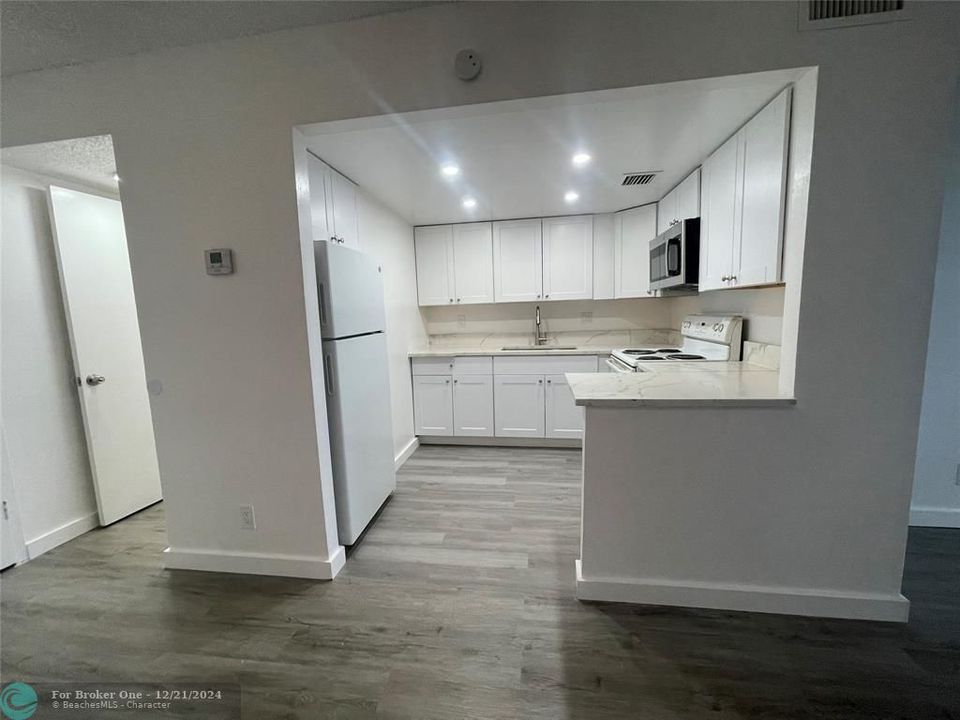 For Rent: $1,500 (1 beds, 1 baths, 800 Square Feet)