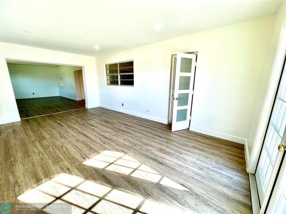 For Rent: $3,500 (3 beds, 2 baths, 1592 Square Feet)