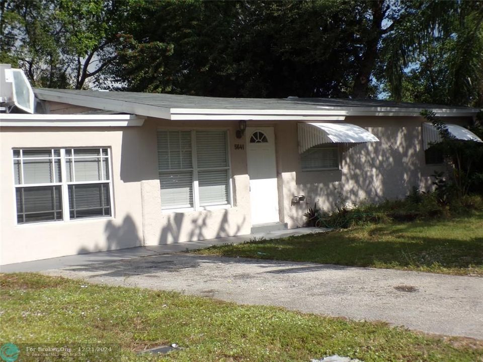 For Rent: $3,000 (4 beds, 2 baths, 1200 Square Feet)