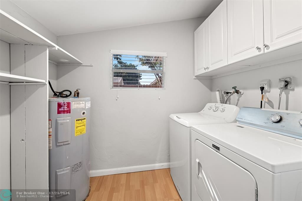 For Sale: $2,500 (2 beds, 2 baths, 1274 Square Feet)