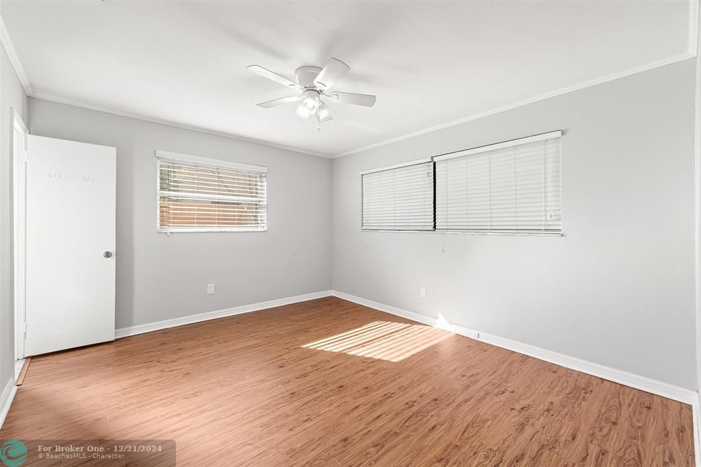 For Sale: $2,500 (2 beds, 2 baths, 1274 Square Feet)