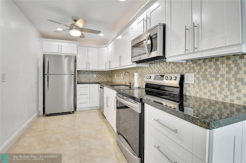 For Rent: $2,350 (2 beds, 2 baths, 1238 Square Feet)