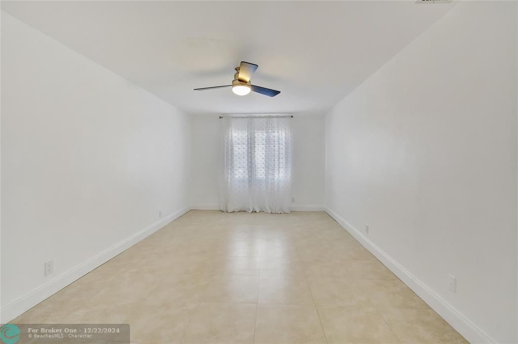 For Rent: $2,350 (2 beds, 2 baths, 1238 Square Feet)