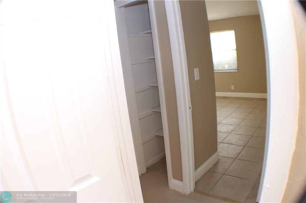 For Sale: $2,200 (2 beds, 1 baths, 1708 Square Feet)