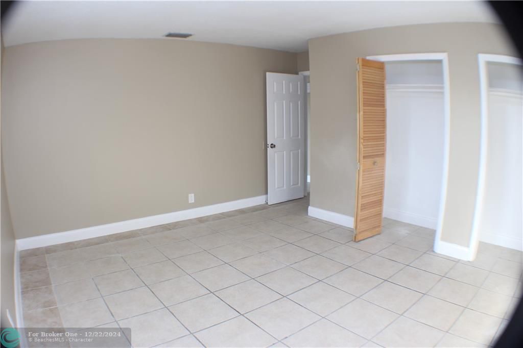 For Sale: $2,200 (2 beds, 1 baths, 1708 Square Feet)