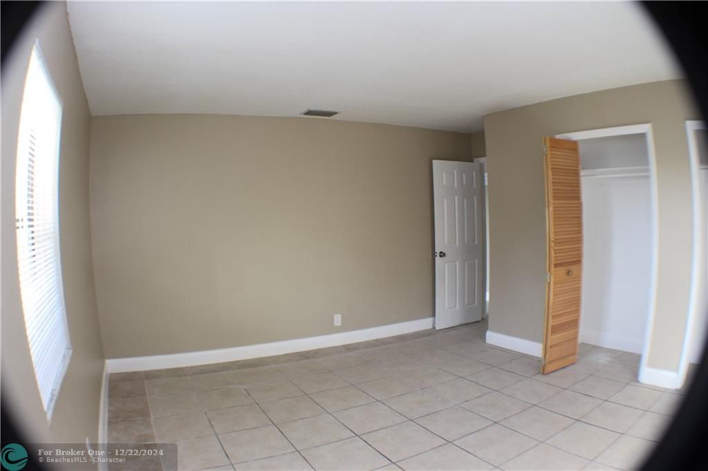 For Sale: $2,200 (2 beds, 1 baths, 1708 Square Feet)