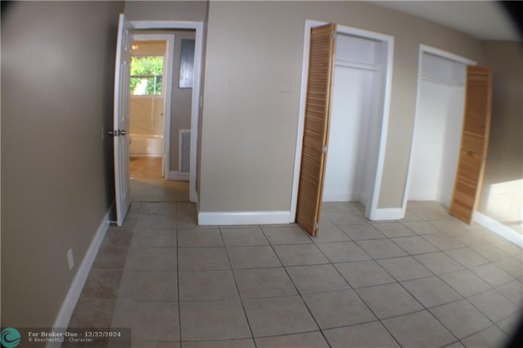 For Sale: $2,200 (2 beds, 1 baths, 1708 Square Feet)