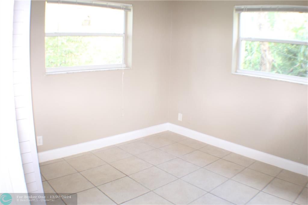 For Sale: $2,200 (2 beds, 1 baths, 1708 Square Feet)