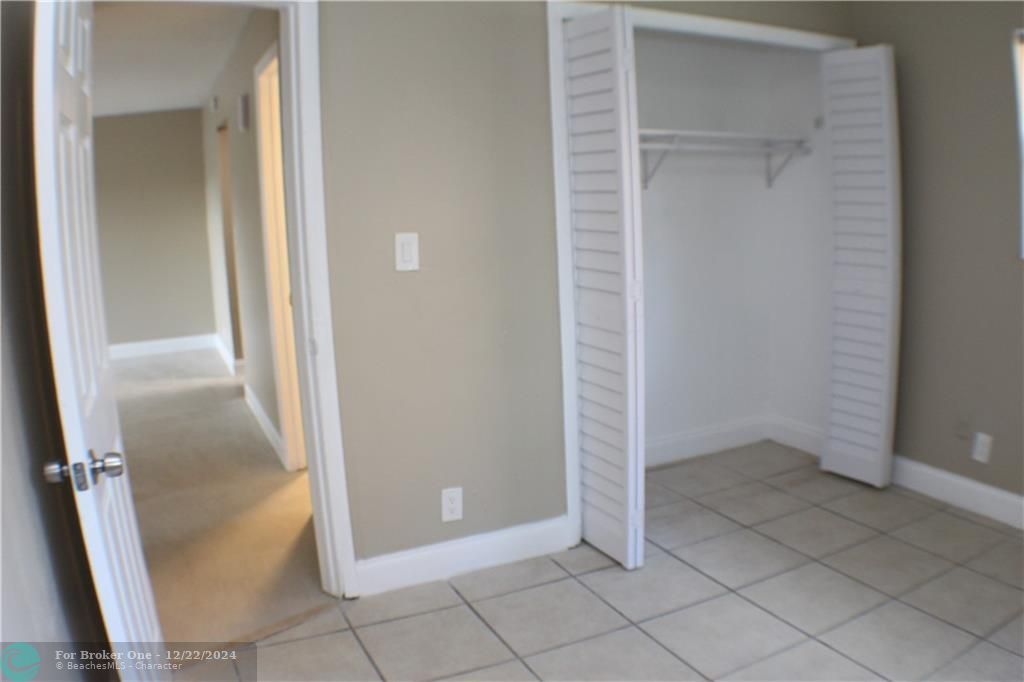 For Sale: $2,200 (2 beds, 1 baths, 1708 Square Feet)