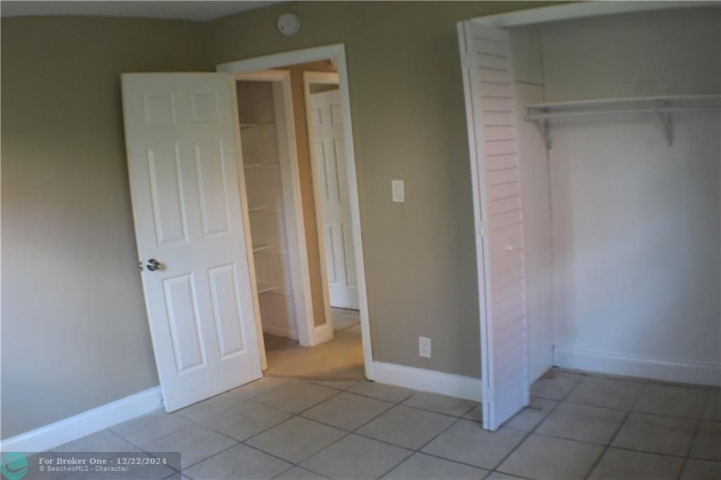 For Sale: $2,200 (2 beds, 1 baths, 1708 Square Feet)