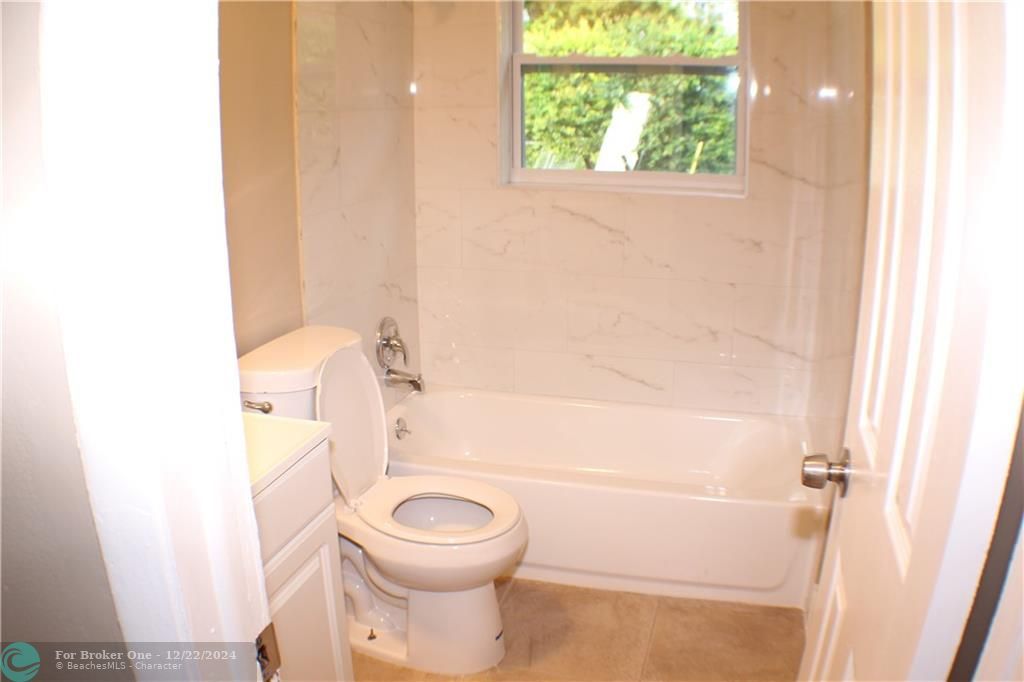 For Sale: $2,200 (2 beds, 1 baths, 1708 Square Feet)