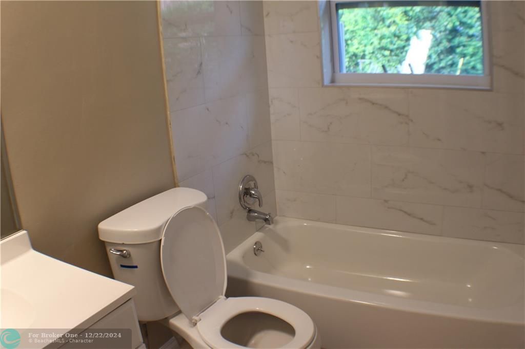 For Sale: $2,200 (2 beds, 1 baths, 1708 Square Feet)