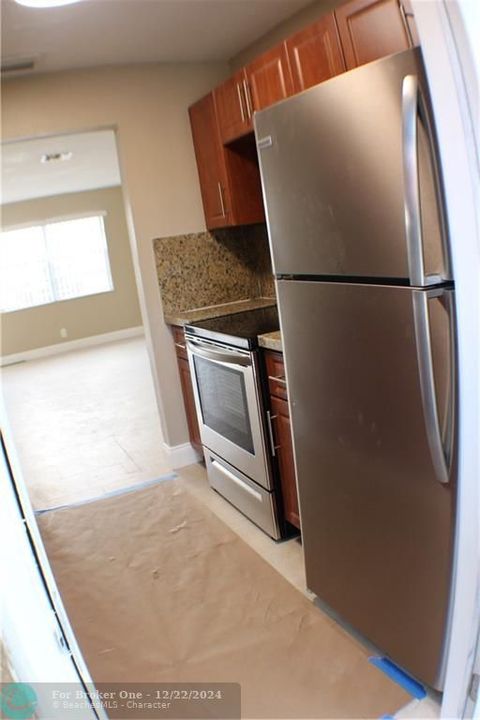 For Sale: $2,200 (2 beds, 1 baths, 1708 Square Feet)