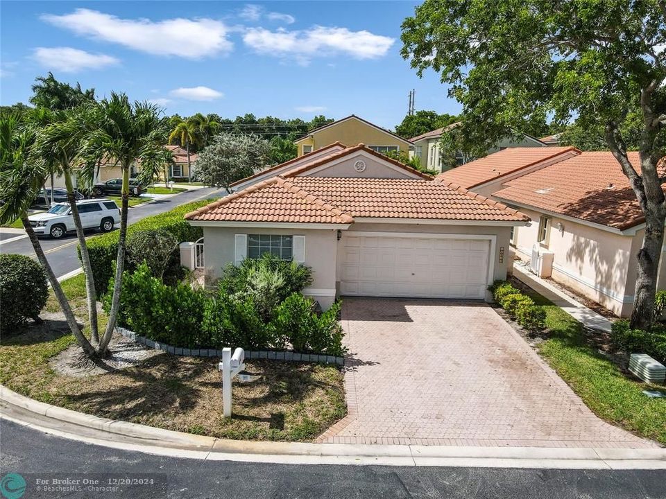 For Sale: $630,000 (3 beds, 2 baths, 1627 Square Feet)