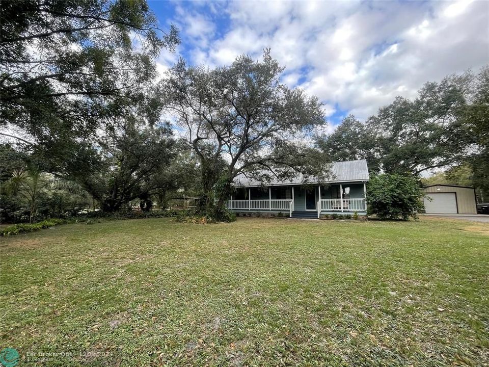 For Sale: $379,000 (3 beds, 2 baths, 2165 Square Feet)