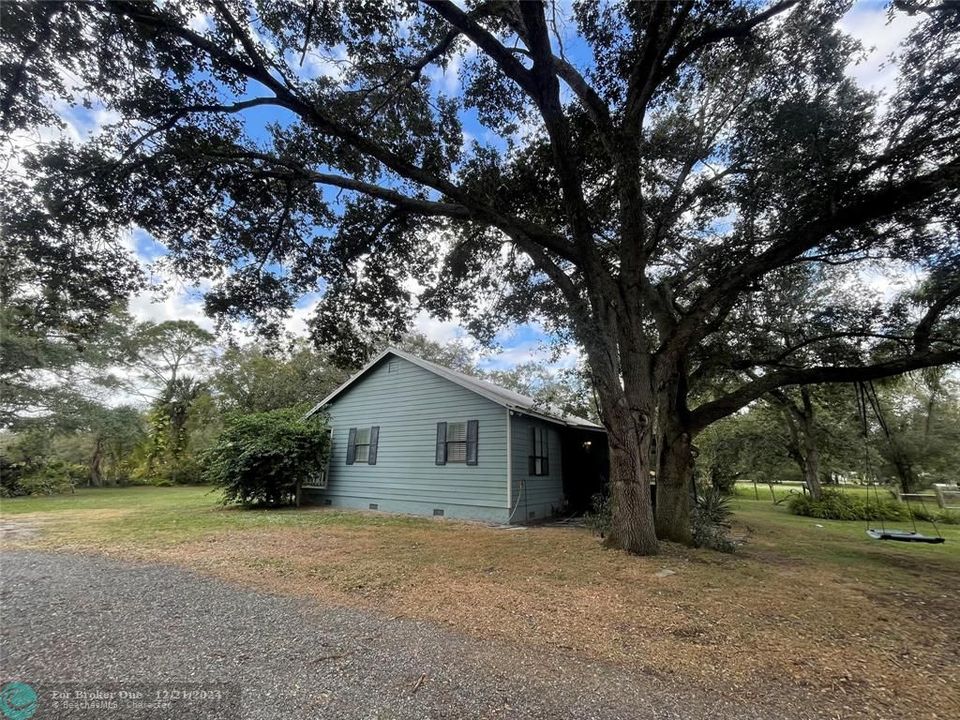 For Sale: $379,000 (3 beds, 2 baths, 2165 Square Feet)