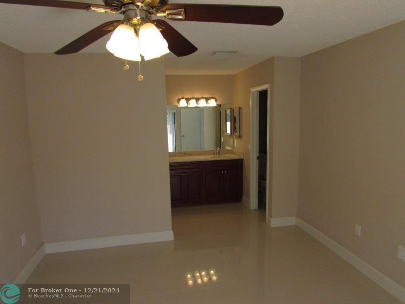 For Rent: $3,200 (3 beds, 2 baths, 1392 Square Feet)