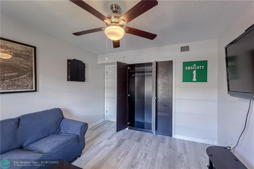 For Rent: $2,600 (2 beds, 2 baths, 1200 Square Feet)