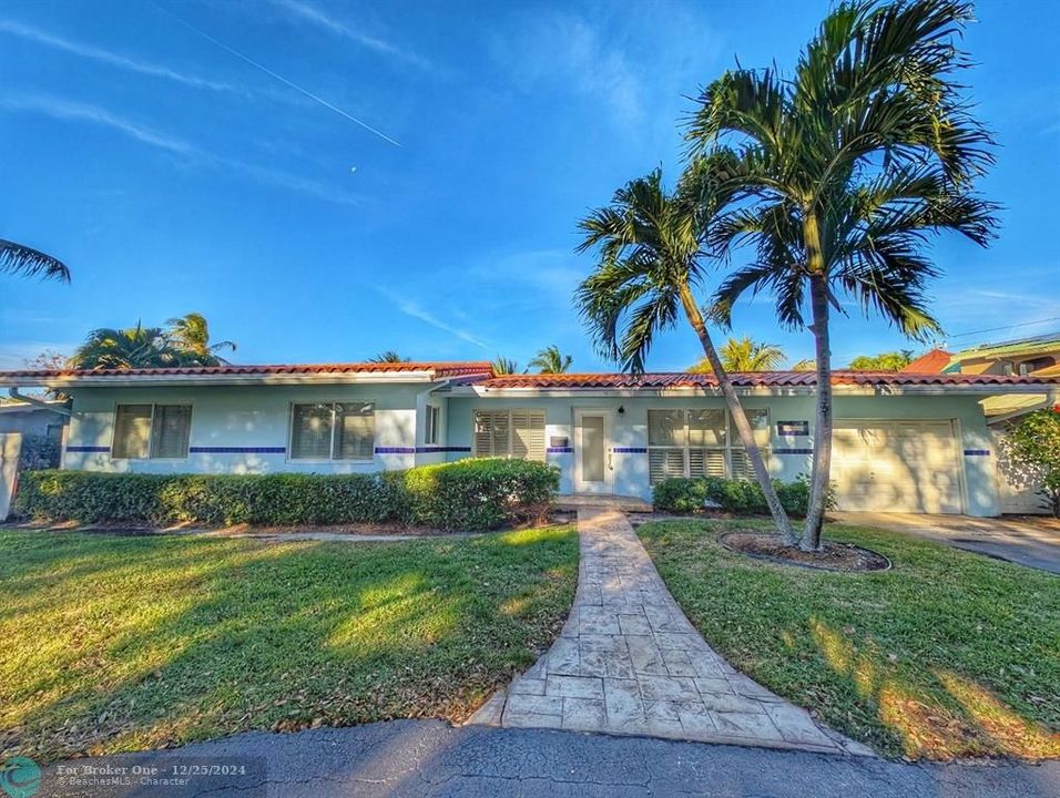 For Sale: $775,000 (3 beds, 2 baths, 1316 Square Feet)