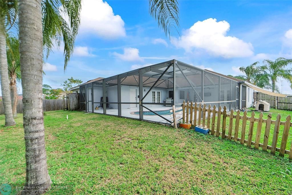 En Venta: $560,000 (5 camas, 3 baños, 2213 Pies cuadrados)