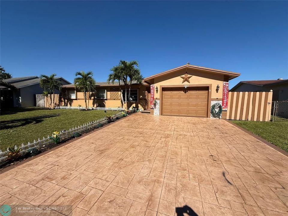 En Venta: $649,900 (3 camas, 2 baños, 1608 Pies cuadrados)