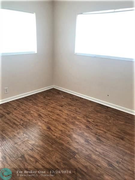 For Rent: $2,400 (2 beds, 1 baths, 756 Square Feet)