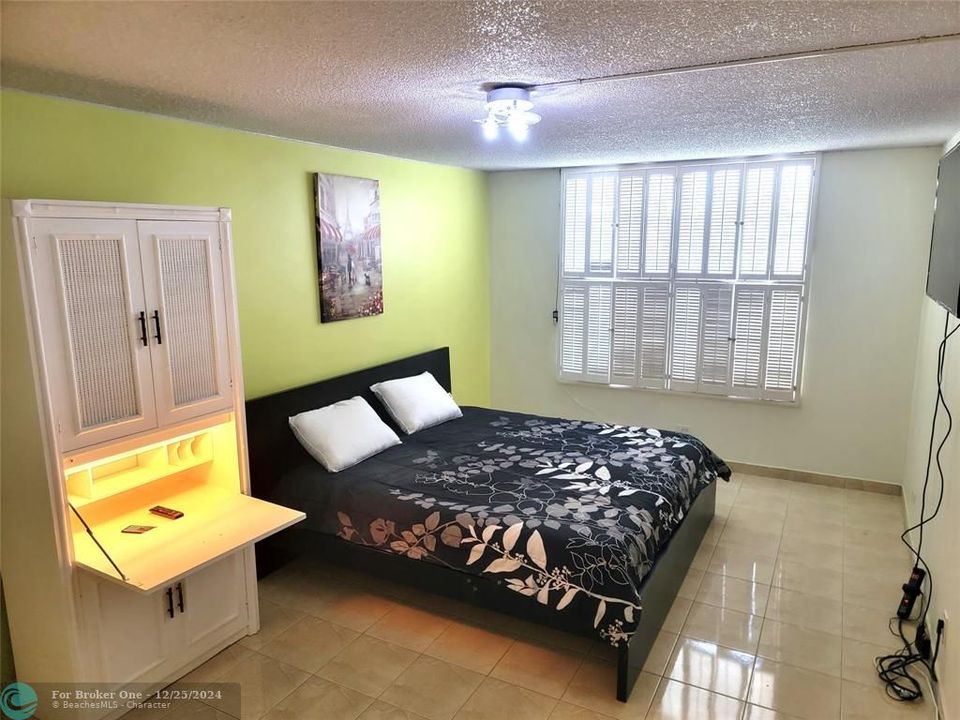 En Venta: $538,000 (3 camas, 2 baños, 1856 Pies cuadrados)