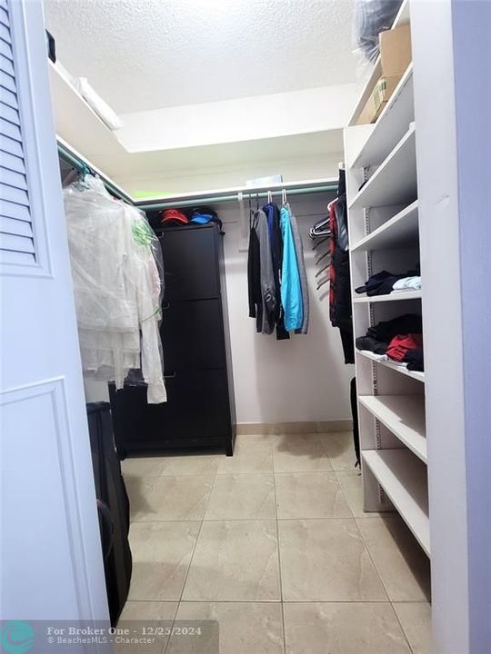 En Venta: $538,000 (3 camas, 2 baños, 1856 Pies cuadrados)