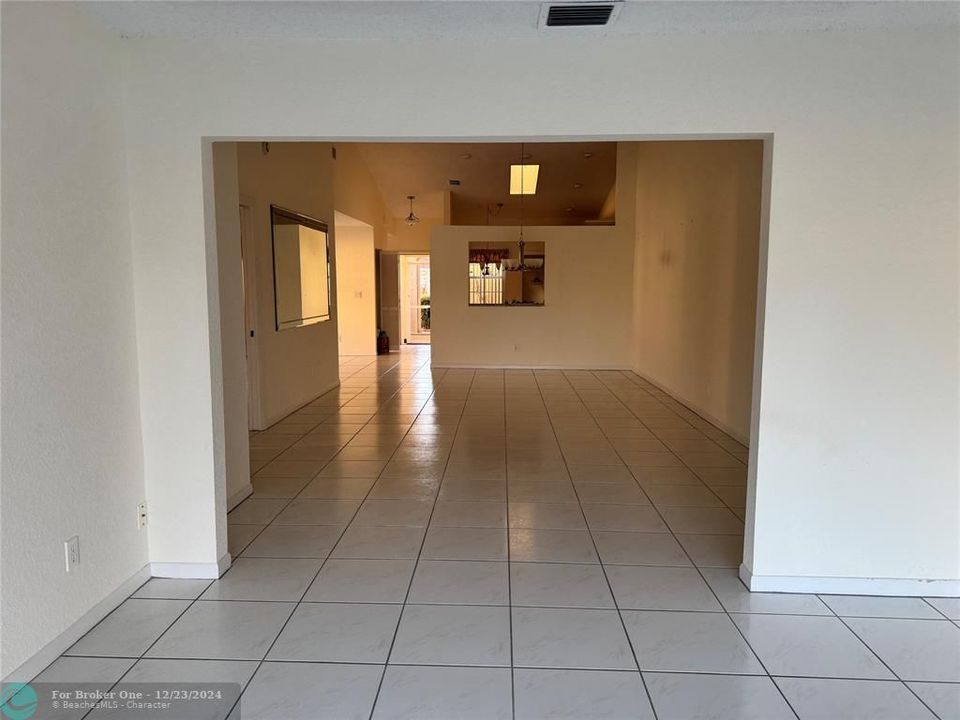 For Rent: $2,650 (2 beds, 2 baths, 1657 Square Feet)