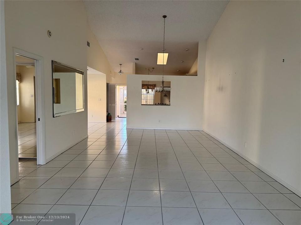 For Rent: $2,650 (2 beds, 2 baths, 1657 Square Feet)