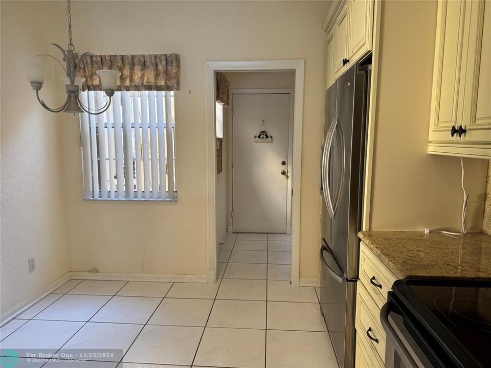 For Rent: $2,650 (2 beds, 2 baths, 1657 Square Feet)