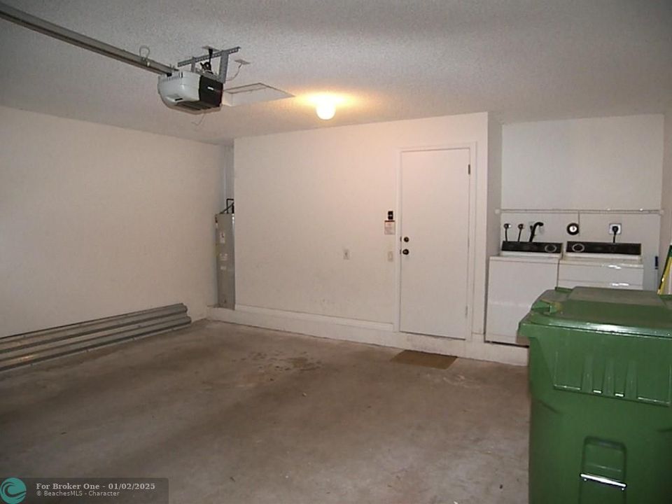 For Rent: $3,100 (2 beds, 2 baths, 1153 Square Feet)