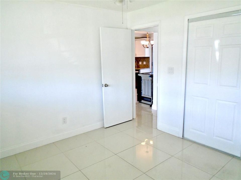 For Rent: $2,450 (2 beds, 1 baths, 874 Square Feet)