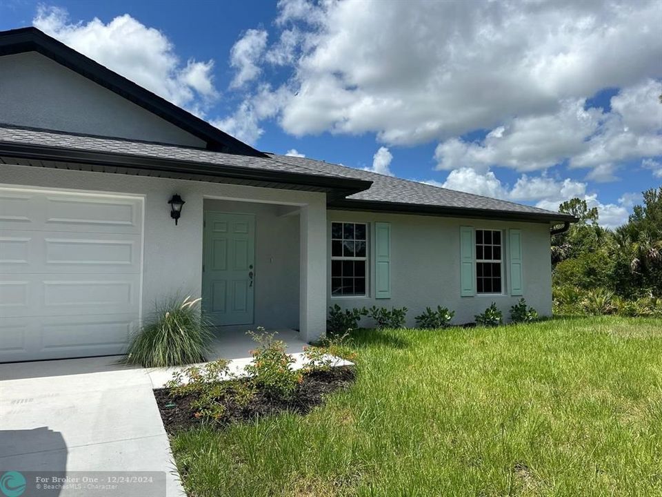 For Sale: $323,000 (3 beds, 2 baths, 1285 Square Feet)