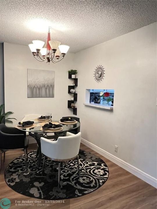 For Sale: $159,995 (1 beds, 1 baths, 721 Square Feet)