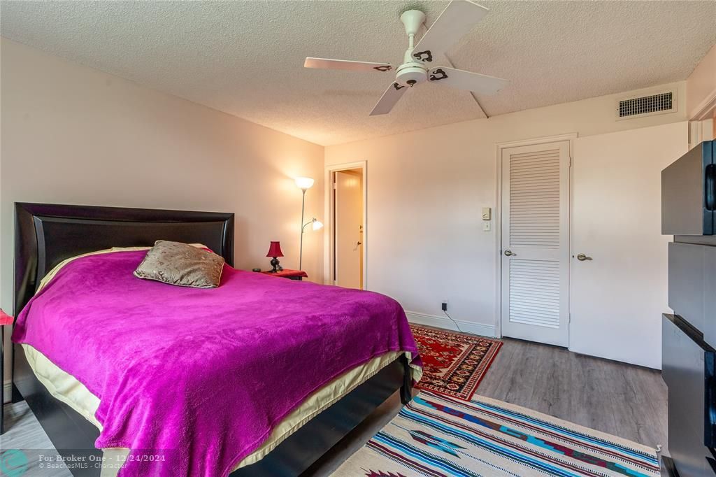 For Sale: $146,500 (2 beds, 2 baths, 1170 Square Feet)