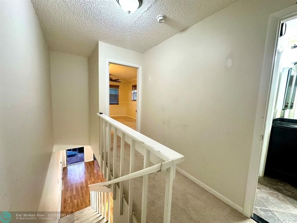 For Sale: $249,000 (1 beds, 1 baths, 800 Square Feet)