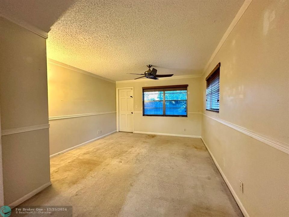 For Sale: $249,000 (1 beds, 1 baths, 800 Square Feet)