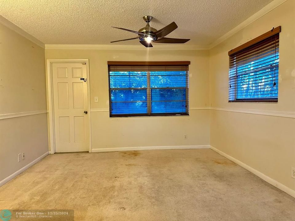 For Sale: $249,000 (1 beds, 1 baths, 800 Square Feet)