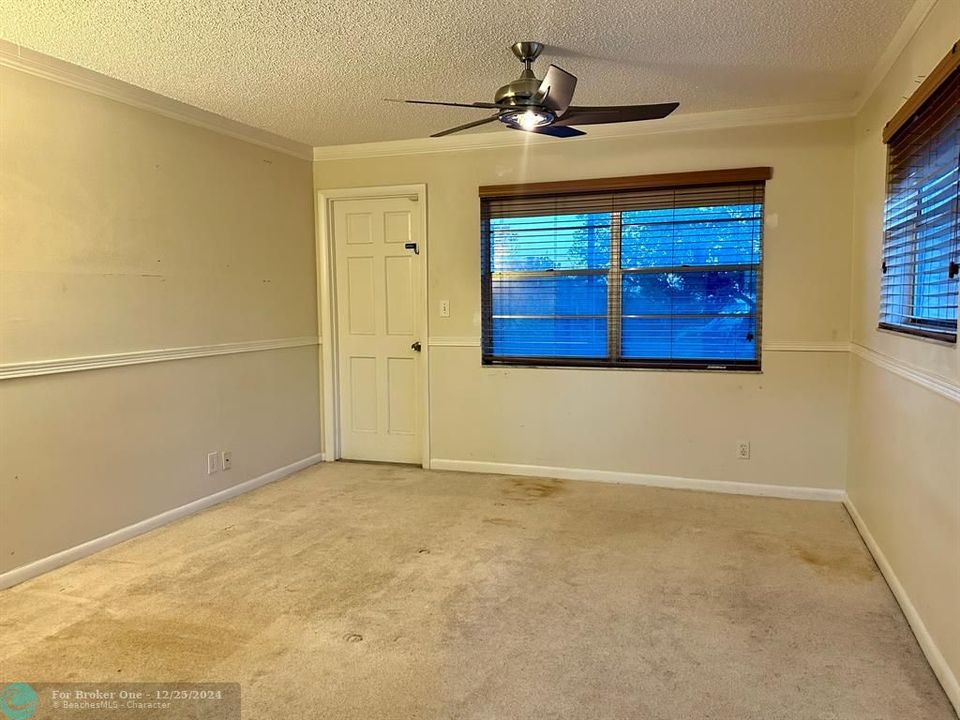 For Sale: $249,000 (1 beds, 1 baths, 800 Square Feet)