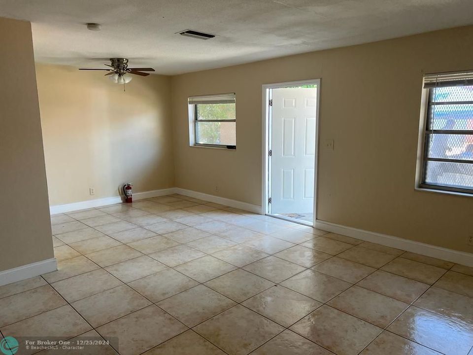 For Sale: $2,000 (2 beds, 2 baths, 3120 Square Feet)