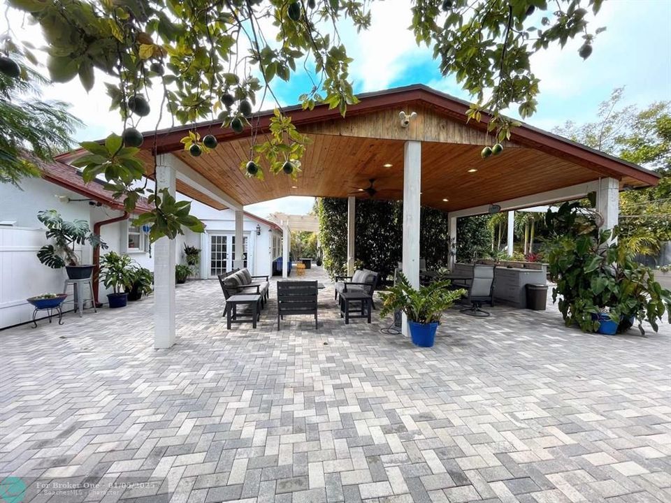 En Venta: $599,000 (3 camas, 2 baños, 1313 Pies cuadrados)