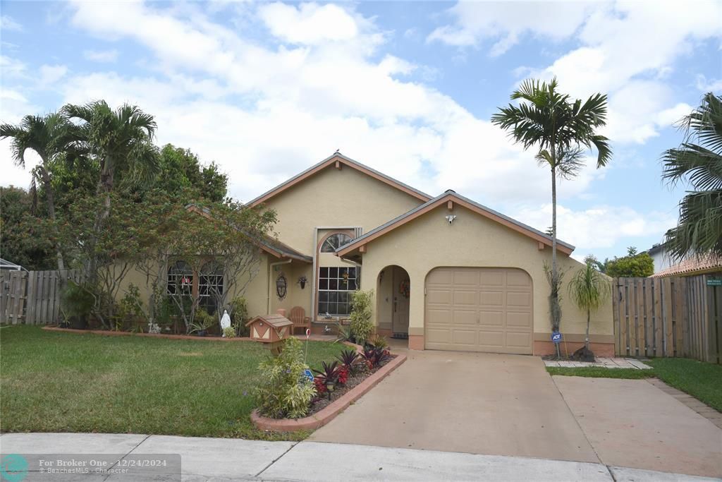 For Sale: $549,900 (3 beds, 2 baths, 1480 Square Feet)