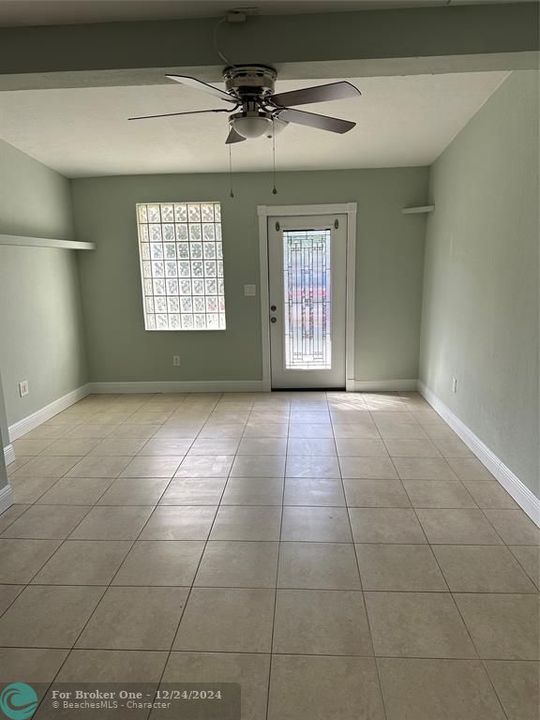 For Rent: $2,800 (3 beds, 2 baths, 1062 Square Feet)