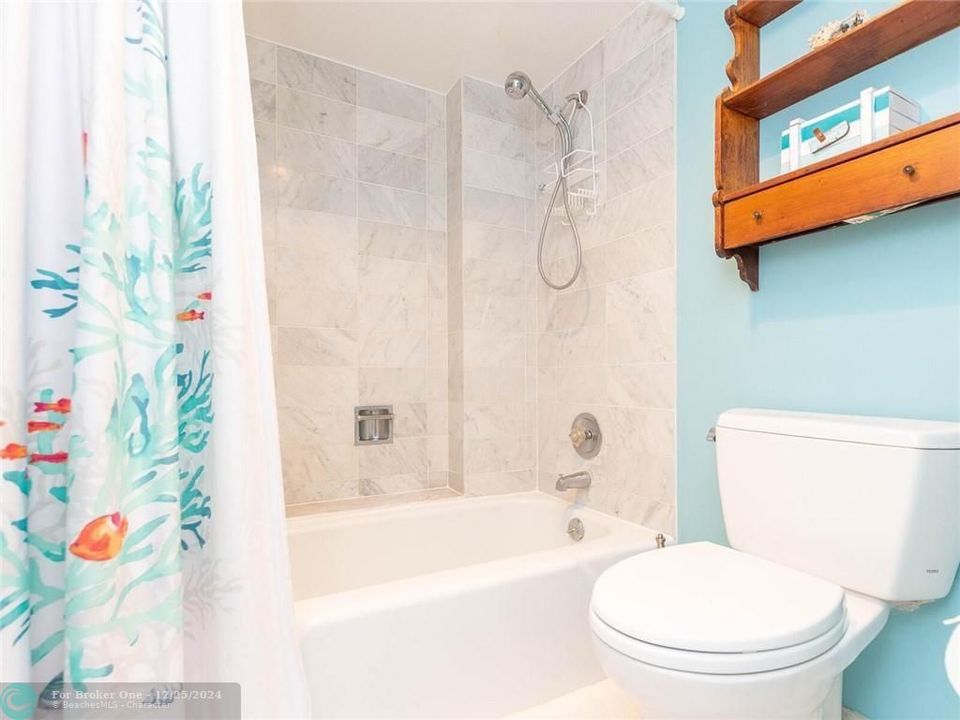 For Sale: $459,000 (2 beds, 2 baths, 1200 Square Feet)