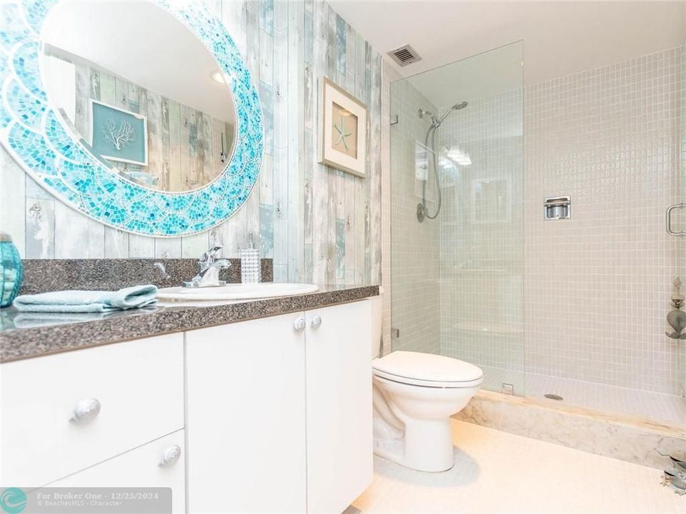 For Sale: $459,000 (2 beds, 2 baths, 1200 Square Feet)